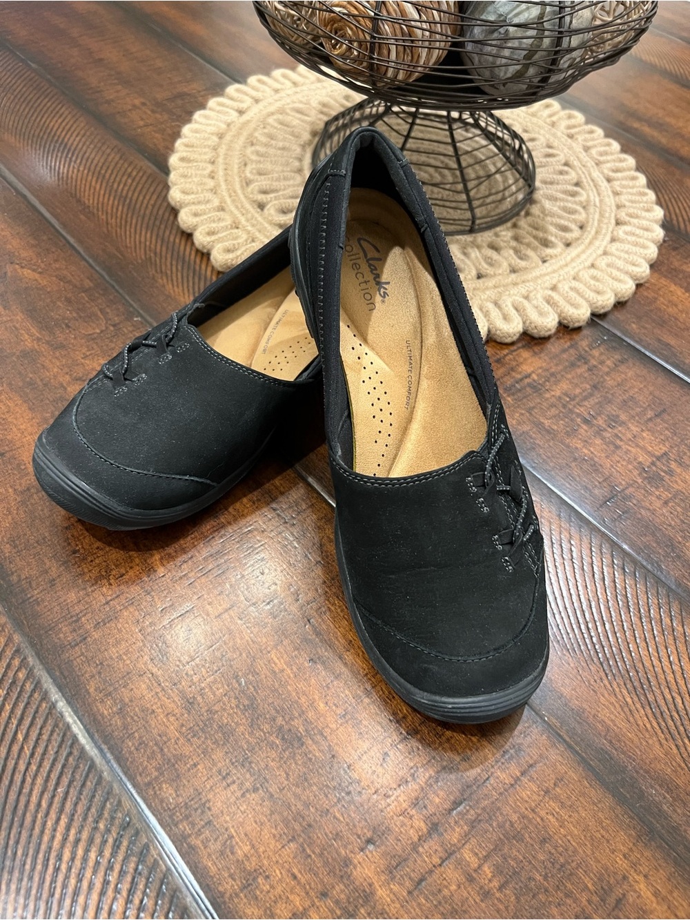 Clarks Women’s Black Slip-On Comfort Flats Size 8 Wide